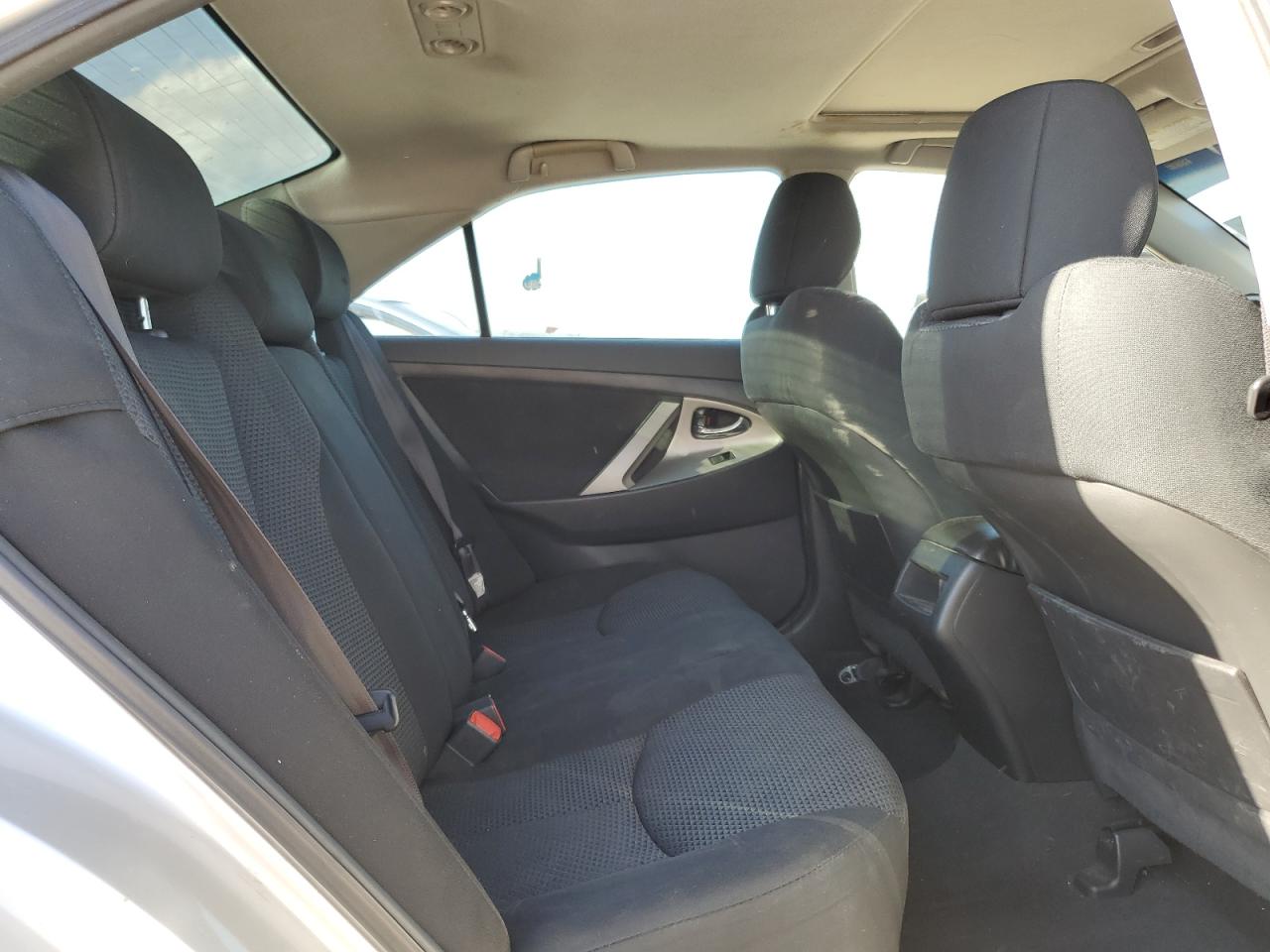 2009 Toyota Camry - Image 10