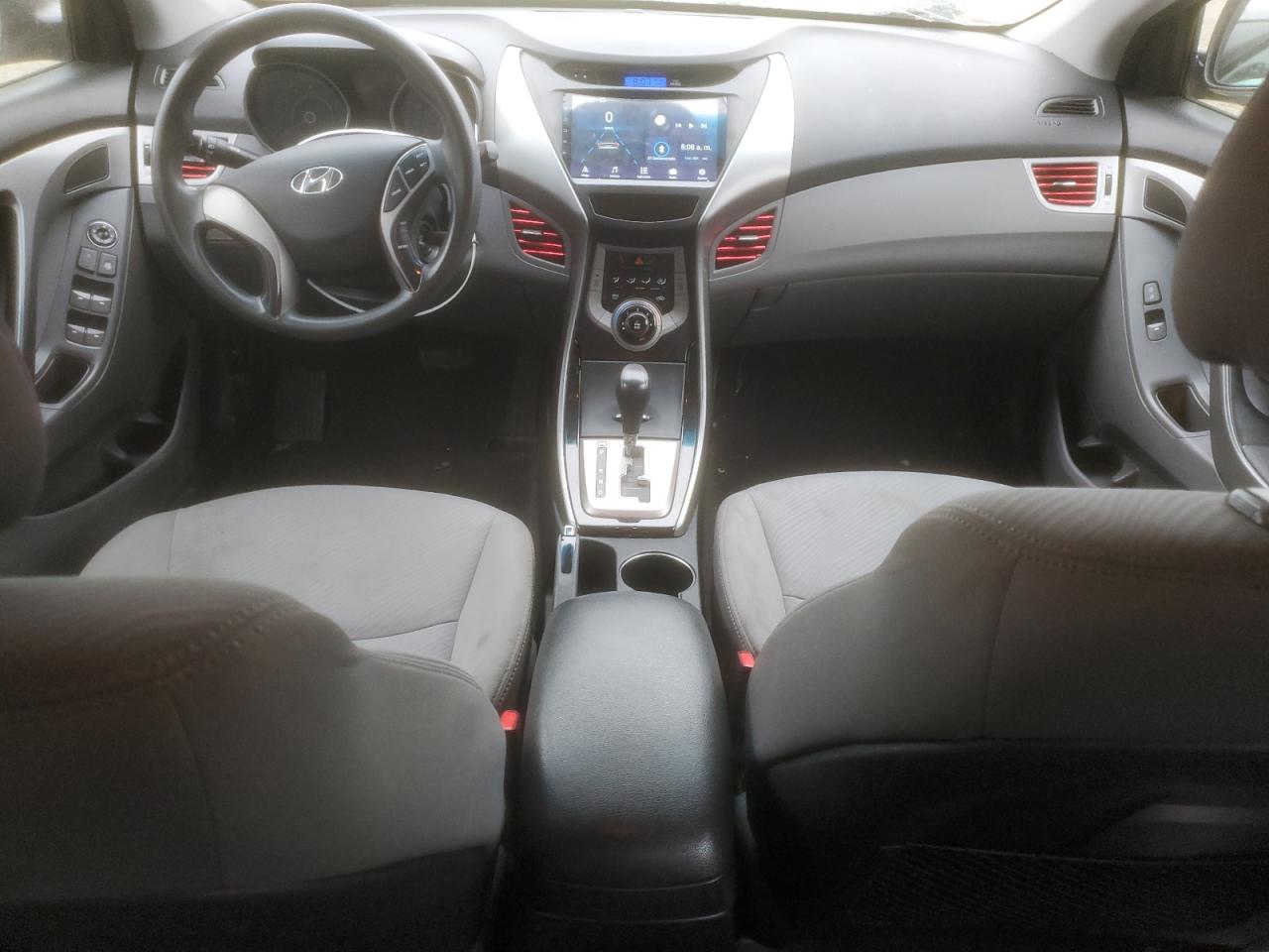 2013 Hyundai Elantra - Image 8