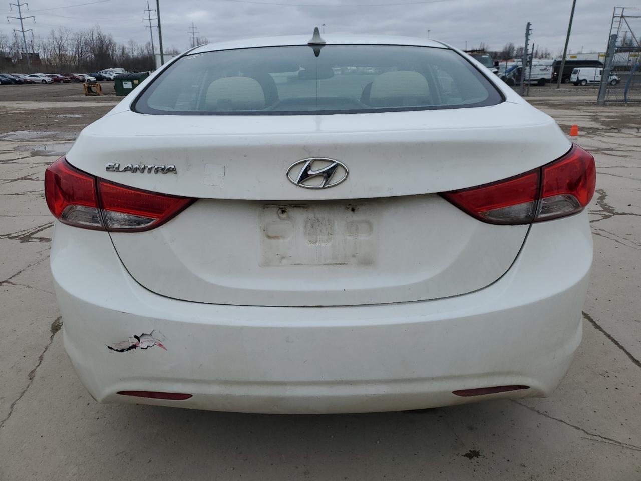 2013 Hyundai Elantra - Image 6