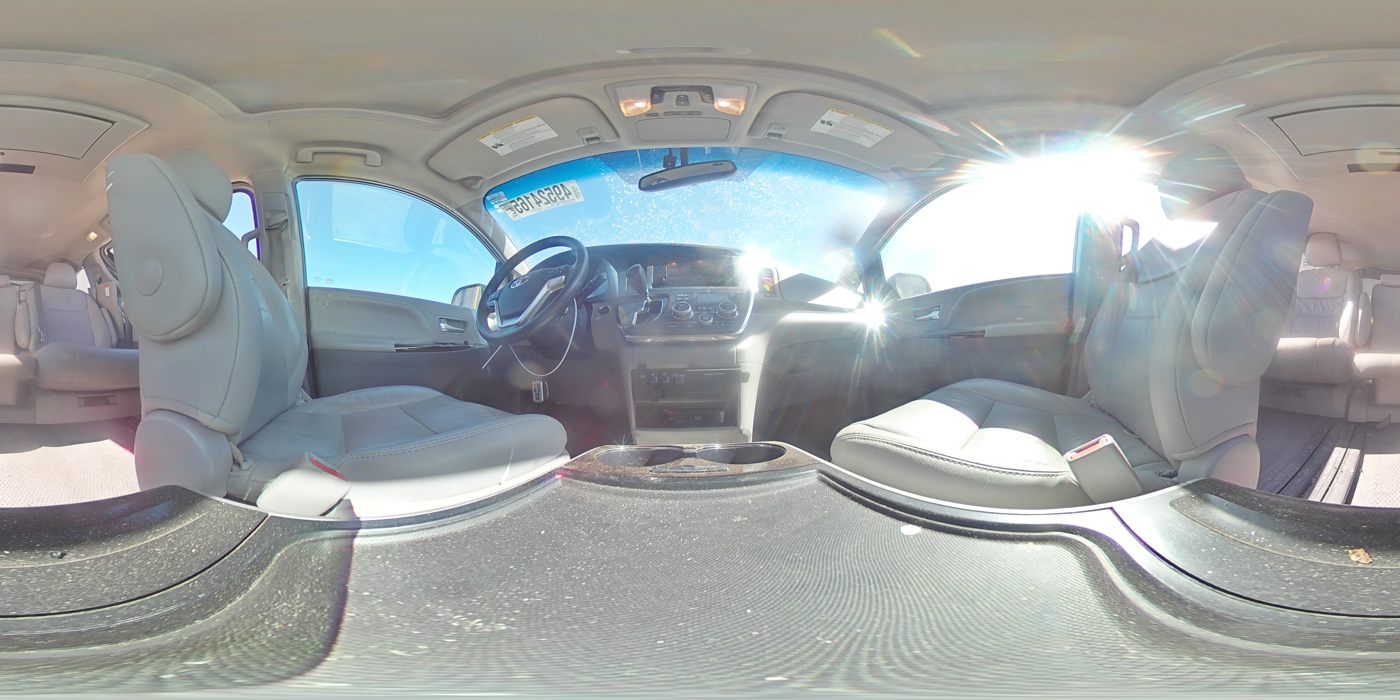 2017 Toyota Sienna - Image 13