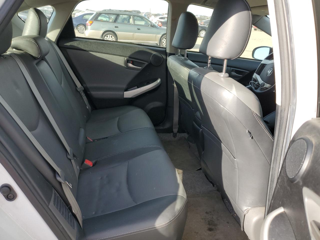 2015 Toyota Prius - Image 10