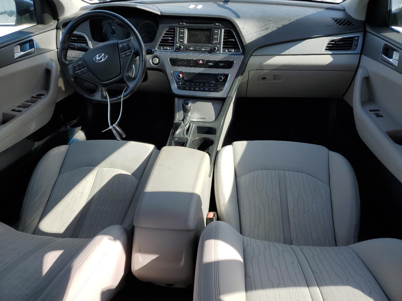 2016 Hyundai Sonata - Image 8