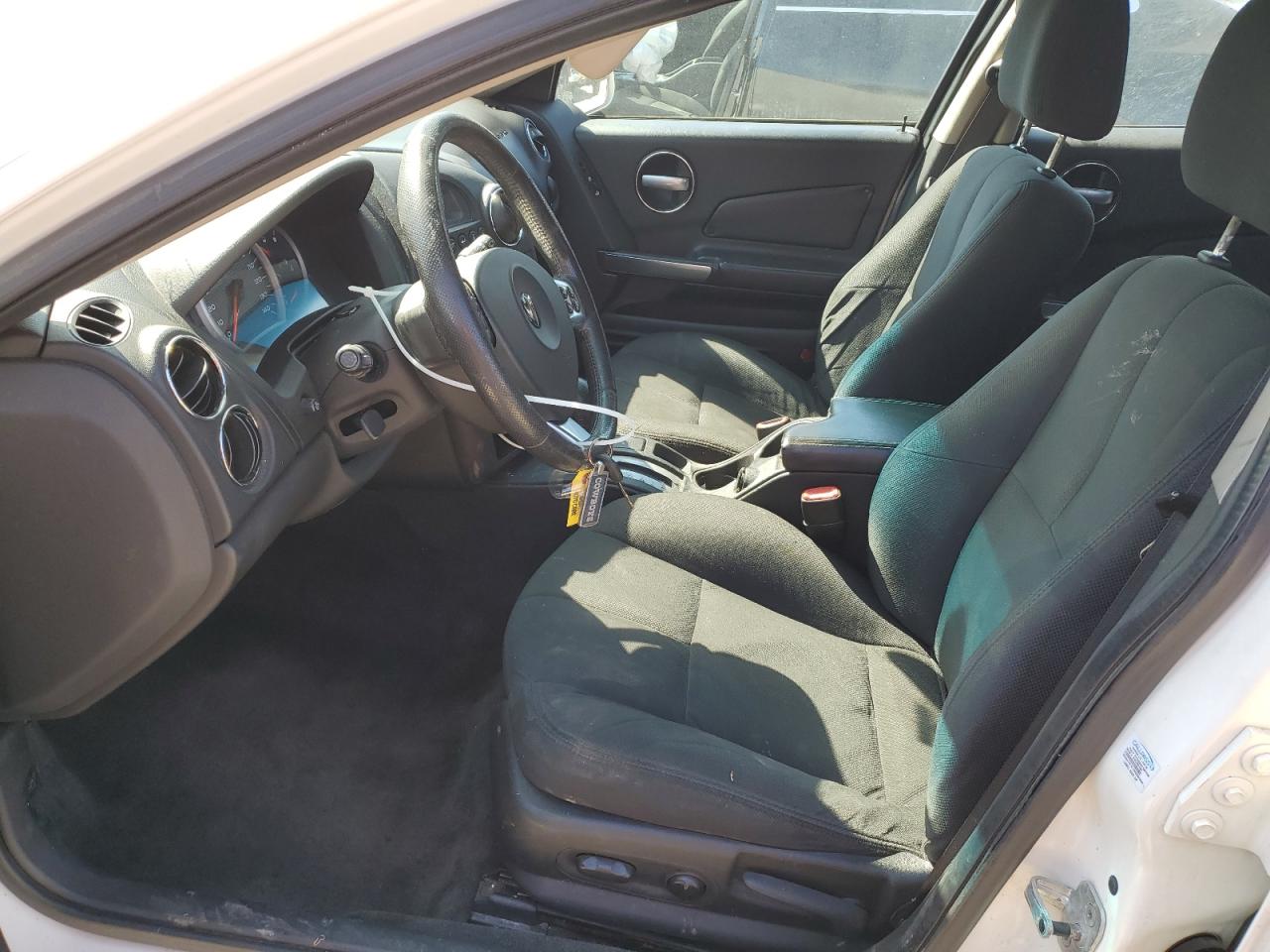 2006 Pontiac Grand Prix VIN: 2G2WP552561106989 Lot: 47416235