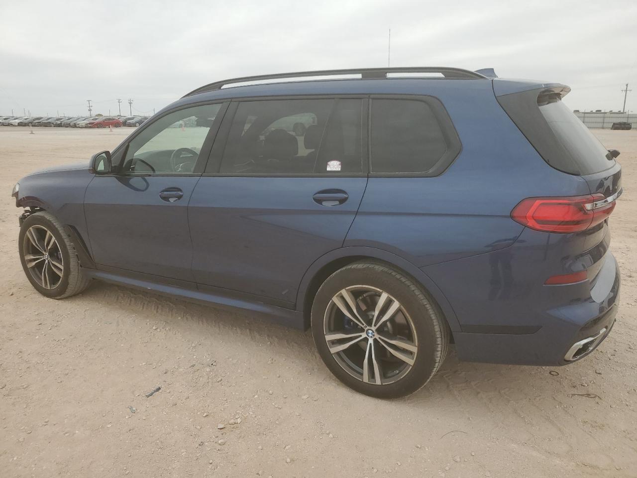 2022 BMW X7 - Image 2