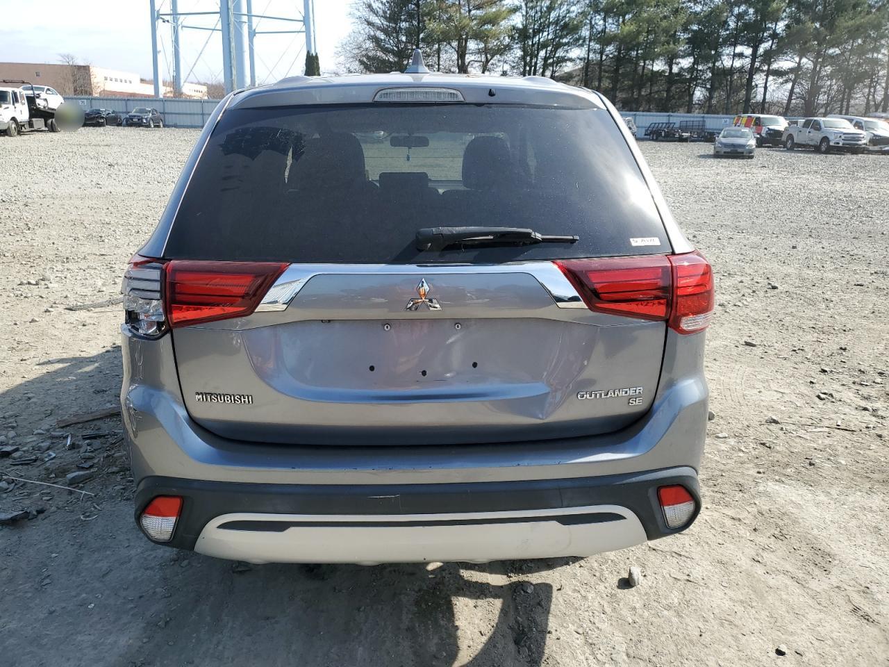 2019 Mitsubishi Outlander - Image 6