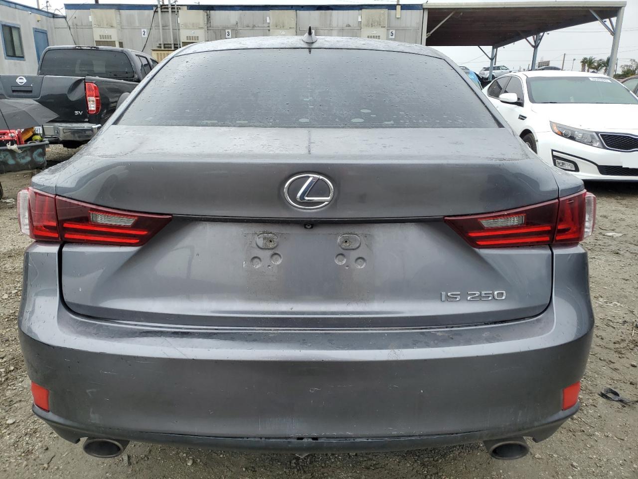 2014 Lexus IS - Image 6