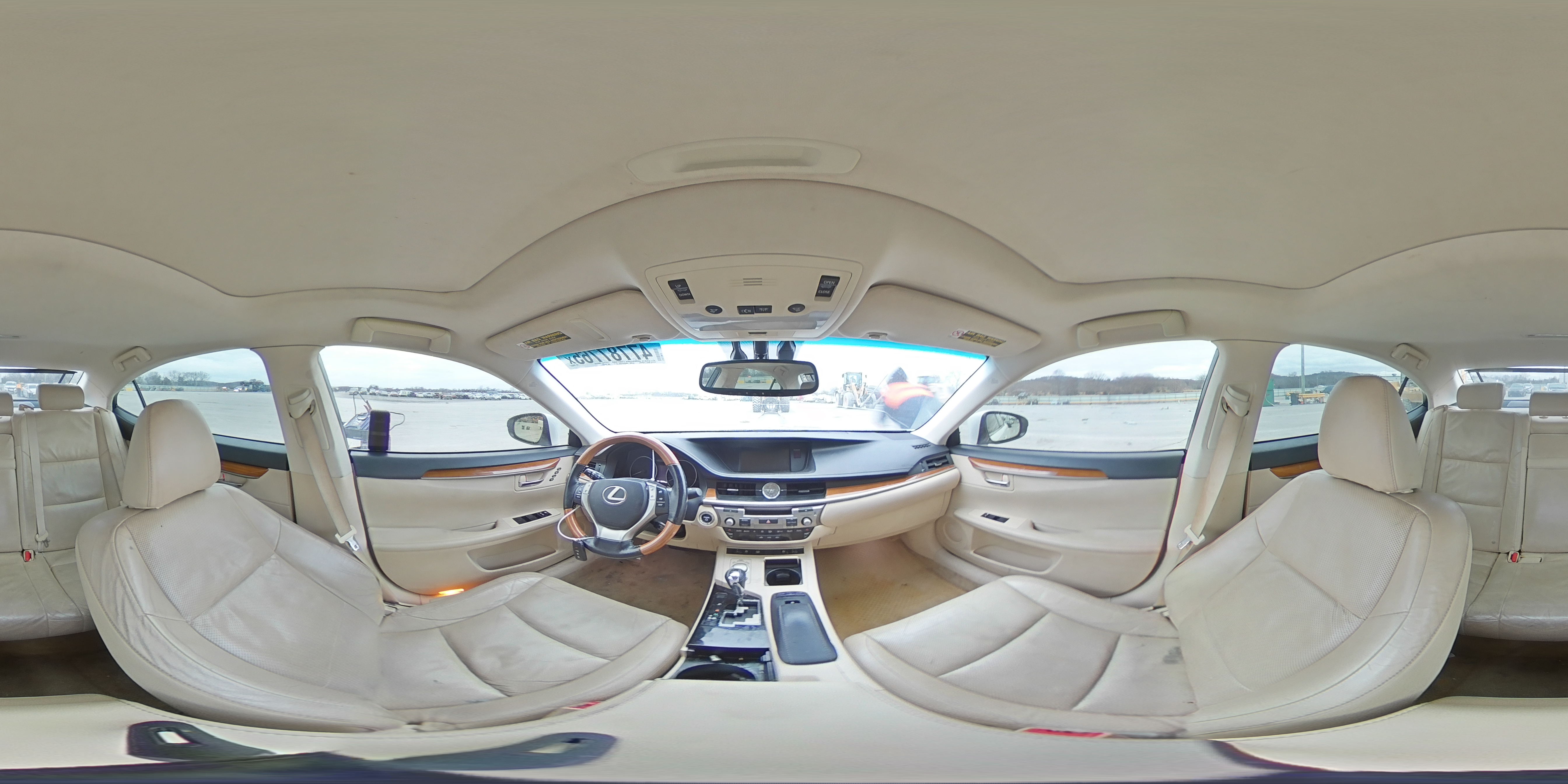 2015 Lexus ES - Image 13