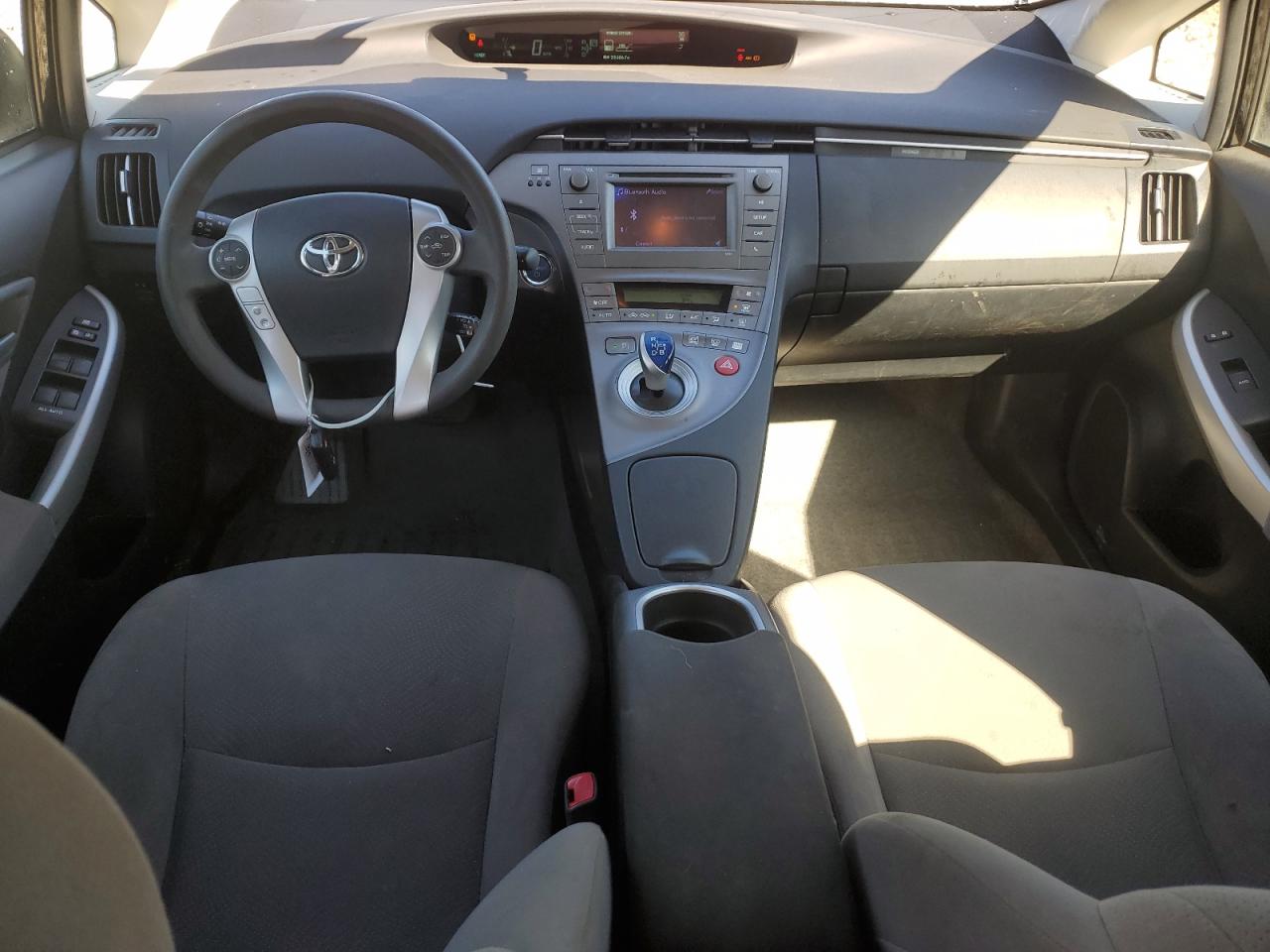 2013 Toyota Prius - Image 8