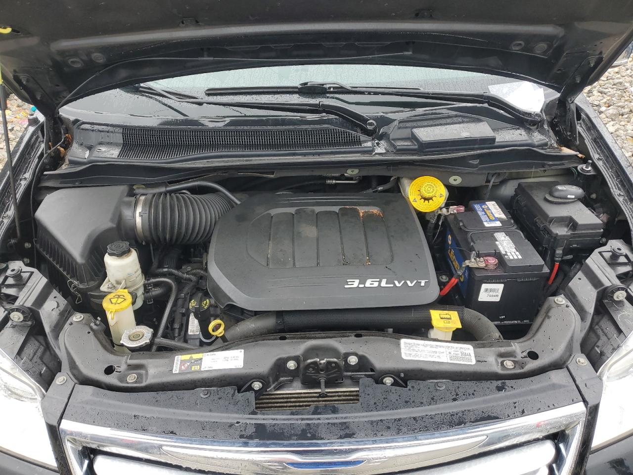 2014 Chrysler Town & Country - Image 12