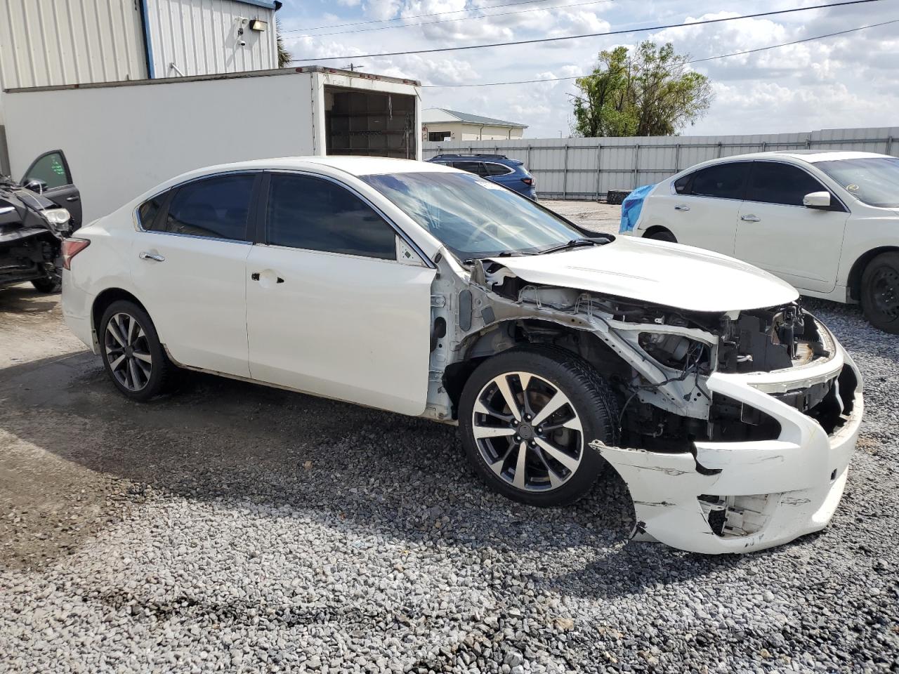 2015 Nissan Altima - Image 4