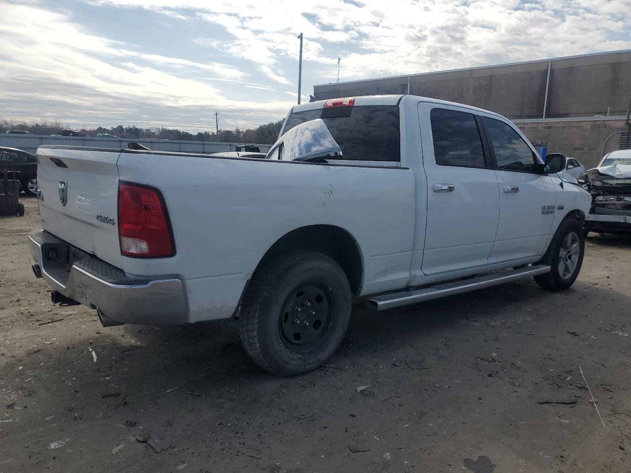 2015 RAM 1500 - Image 3