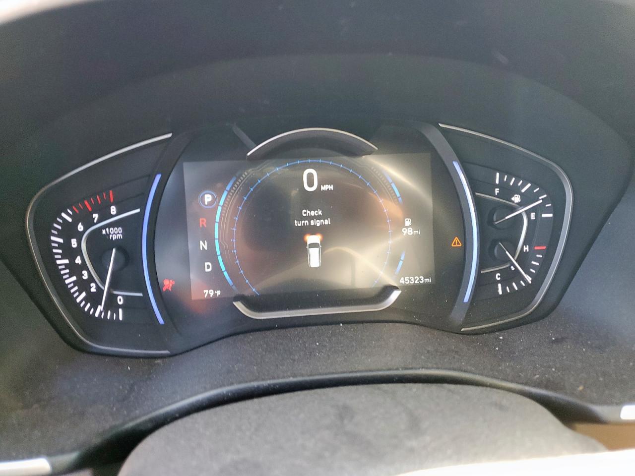 2019 Hyundai Santa Fe - Image 9