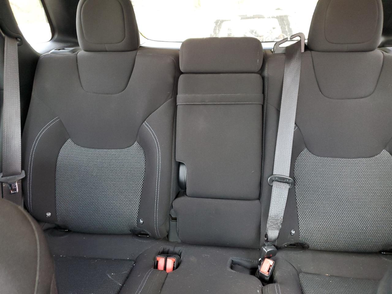 2019 Jeep Grand Cherokee - Image 10