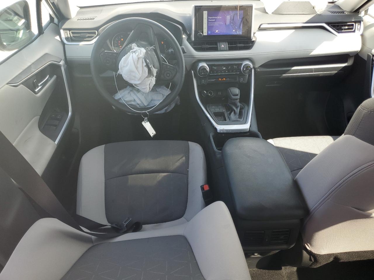 2024 Toyota RAV 4 - Image 8