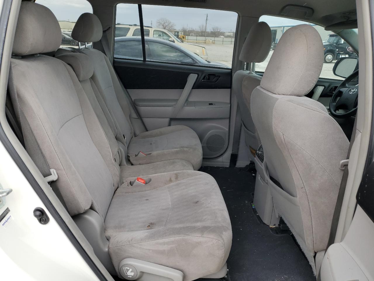 2011 Toyota Highlander - Image 11