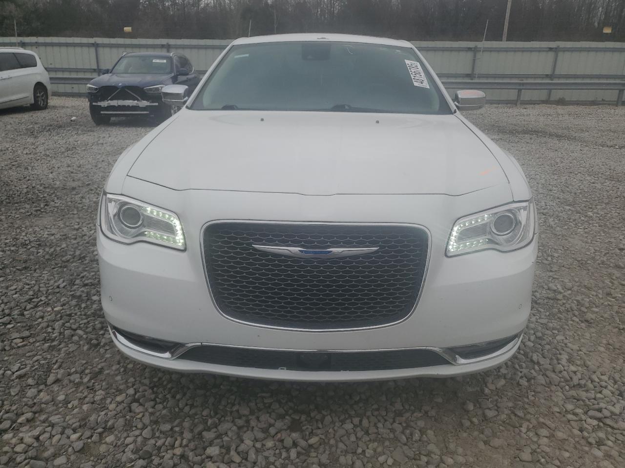 2017 Chrysler 300 - Image 5