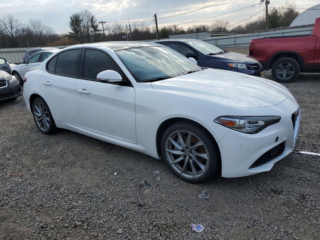 2017 Alfa Romeo Giulia - Image 4