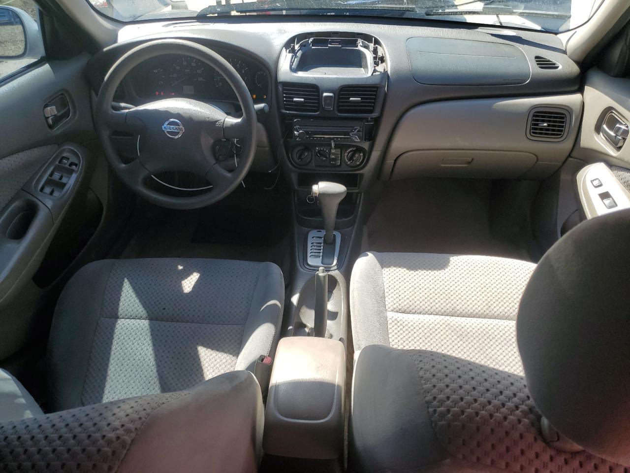 2005 Nissan Sentra - Image 8