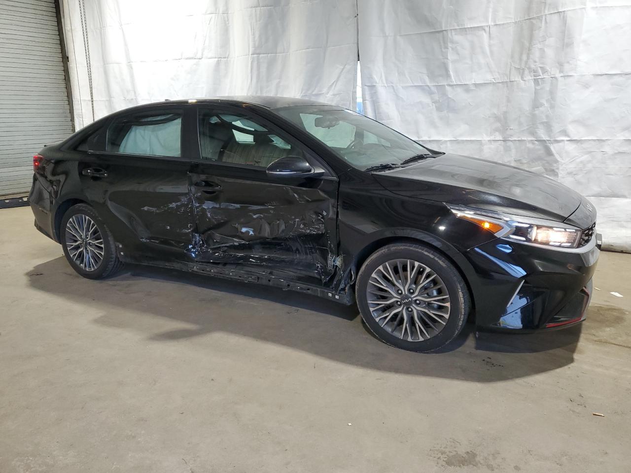 2023 Kia Forte - Image 4