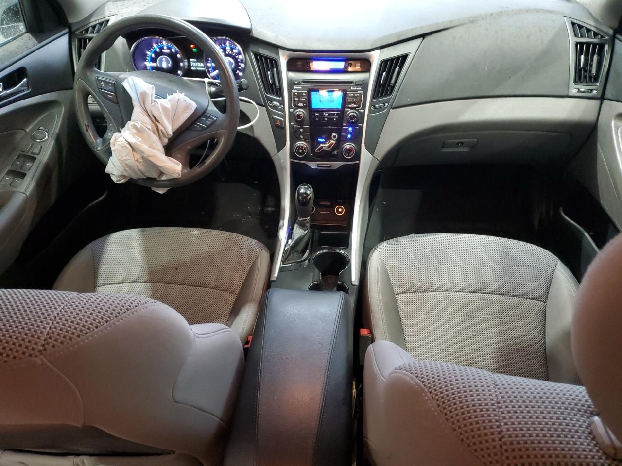 2011 Hyundai Sonata - Image 8
