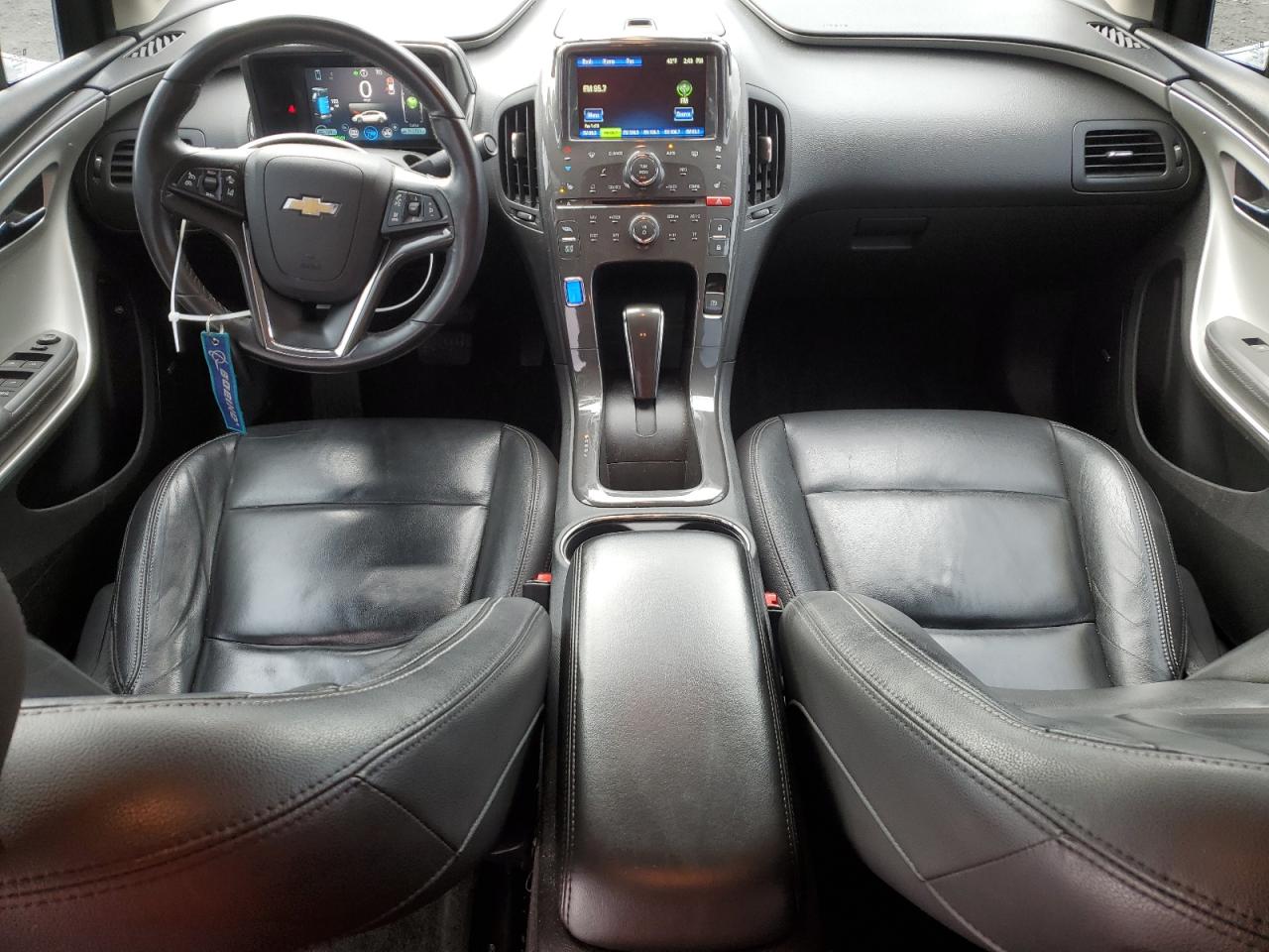 2013 Chevrolet Volt - Image 8
