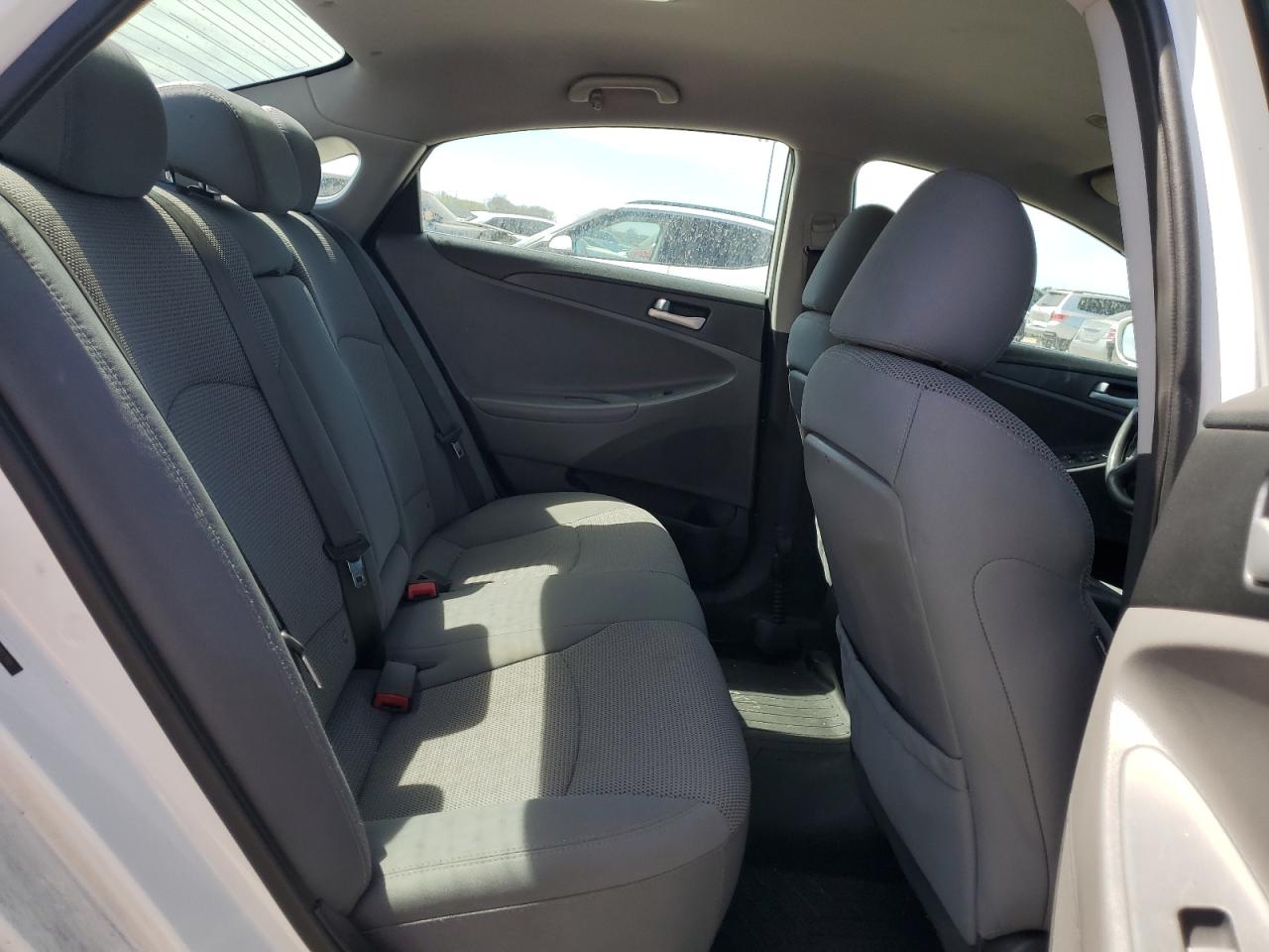 2014 Hyundai Sonata - Image 10