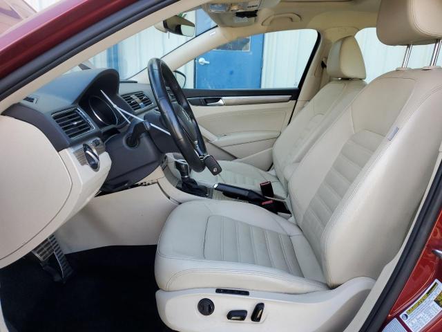  VOLKSWAGEN PASSAT 2018 Czerwony