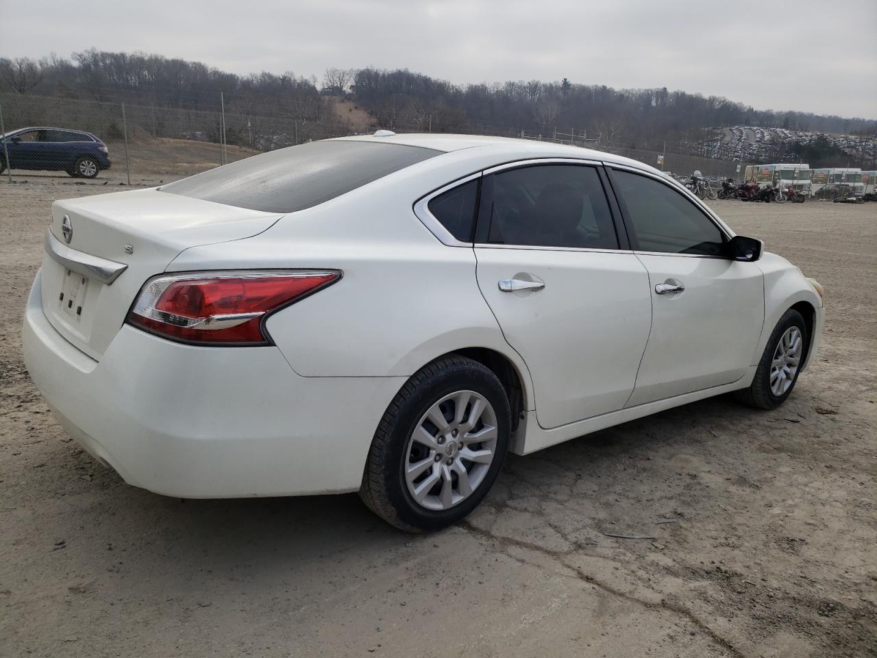 2015 Nissan Altima - Image 3