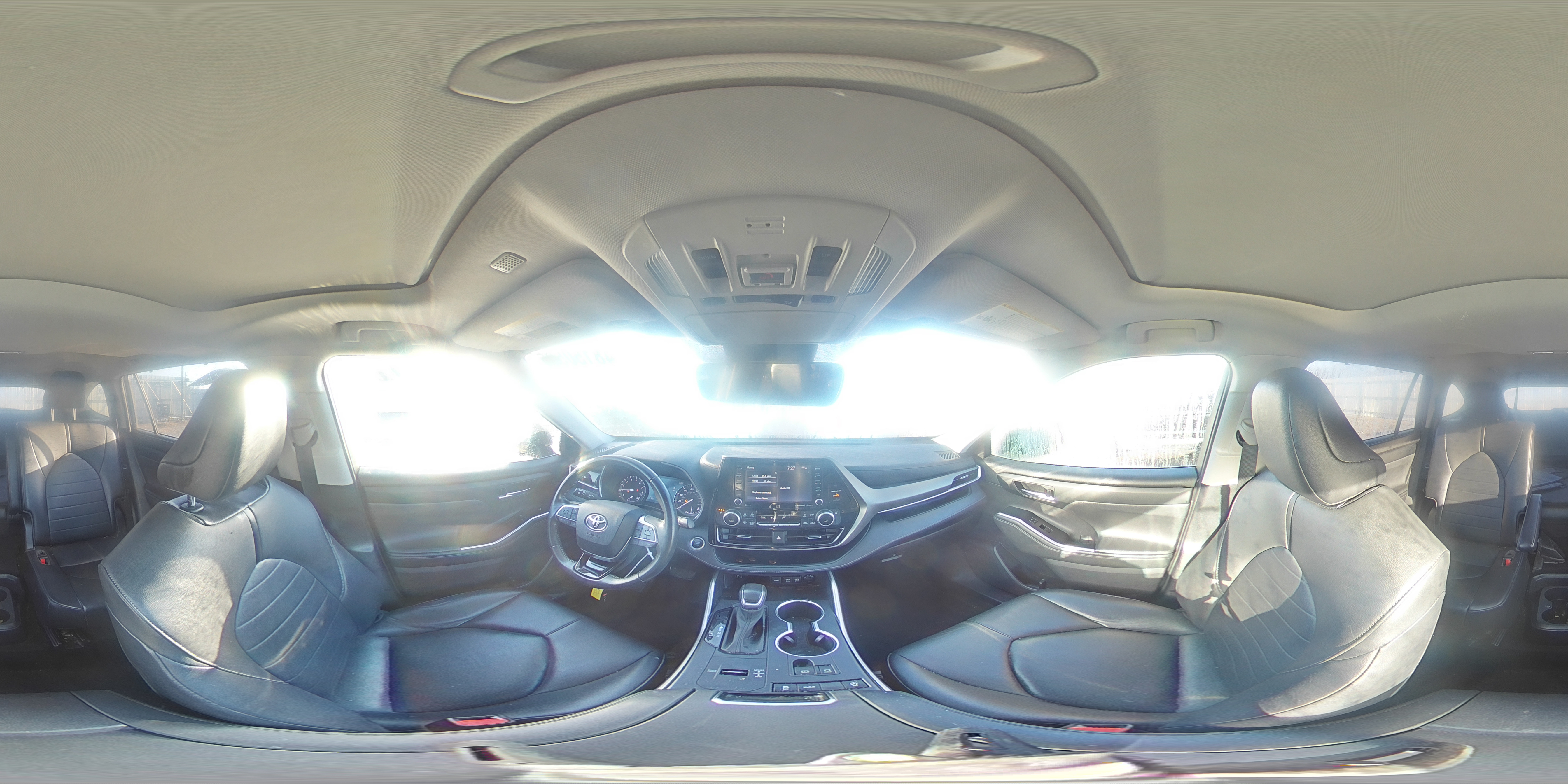 2021 Toyota Highlander - Image 13