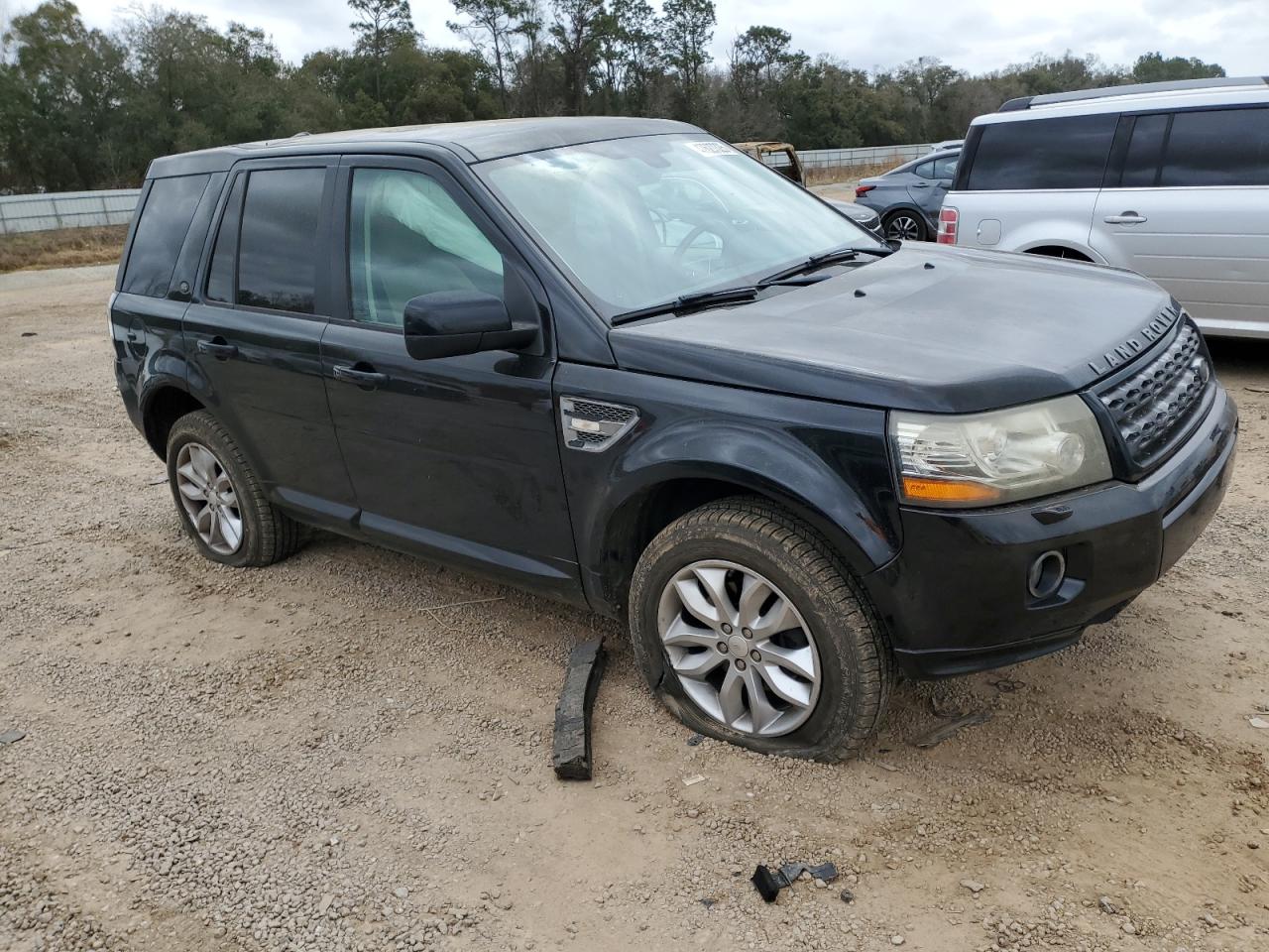 2014 Land Rover LR2 - Image 4