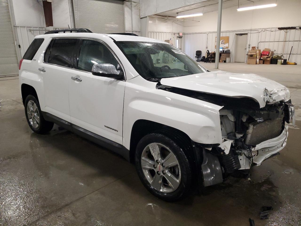 2015 GMC Terrain - Image 4