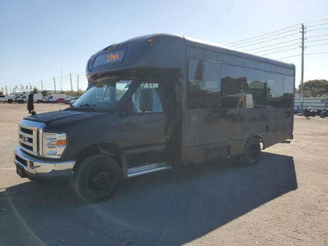 2017 Ford Econoline E450 Super Duty Cutaway Van