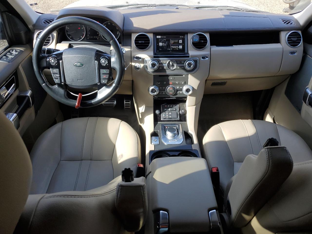 2016 Land Rover LR4 - Image 8
