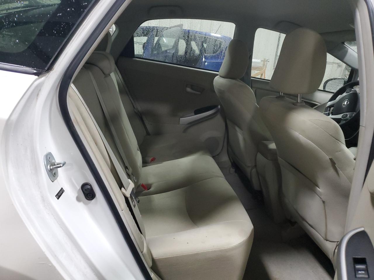 2011 Toyota Prius - Image 10
