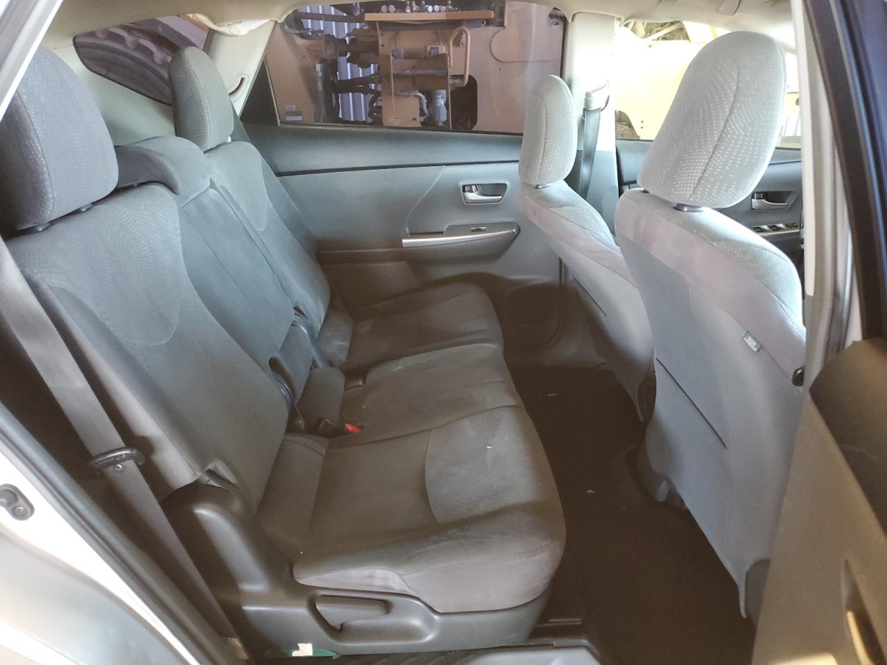 2012 Toyota Prius - Image 10