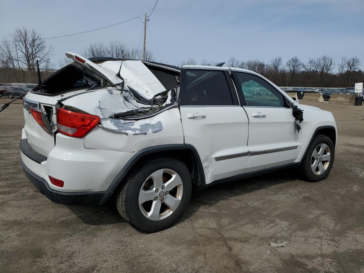 2013 Jeep Grand Cherokee - Image 3