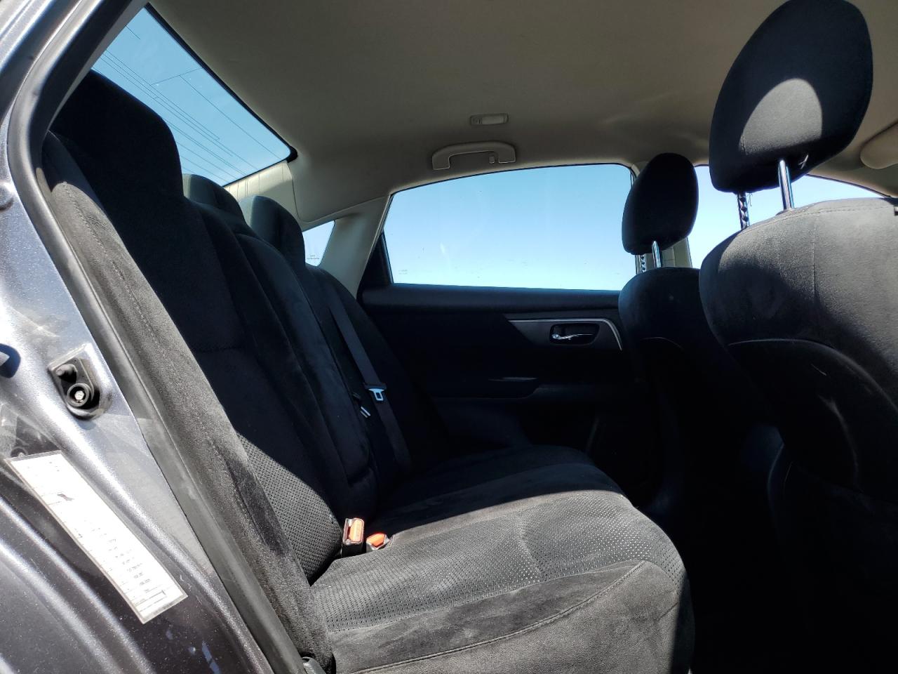 2015 Nissan Altima - Image 10