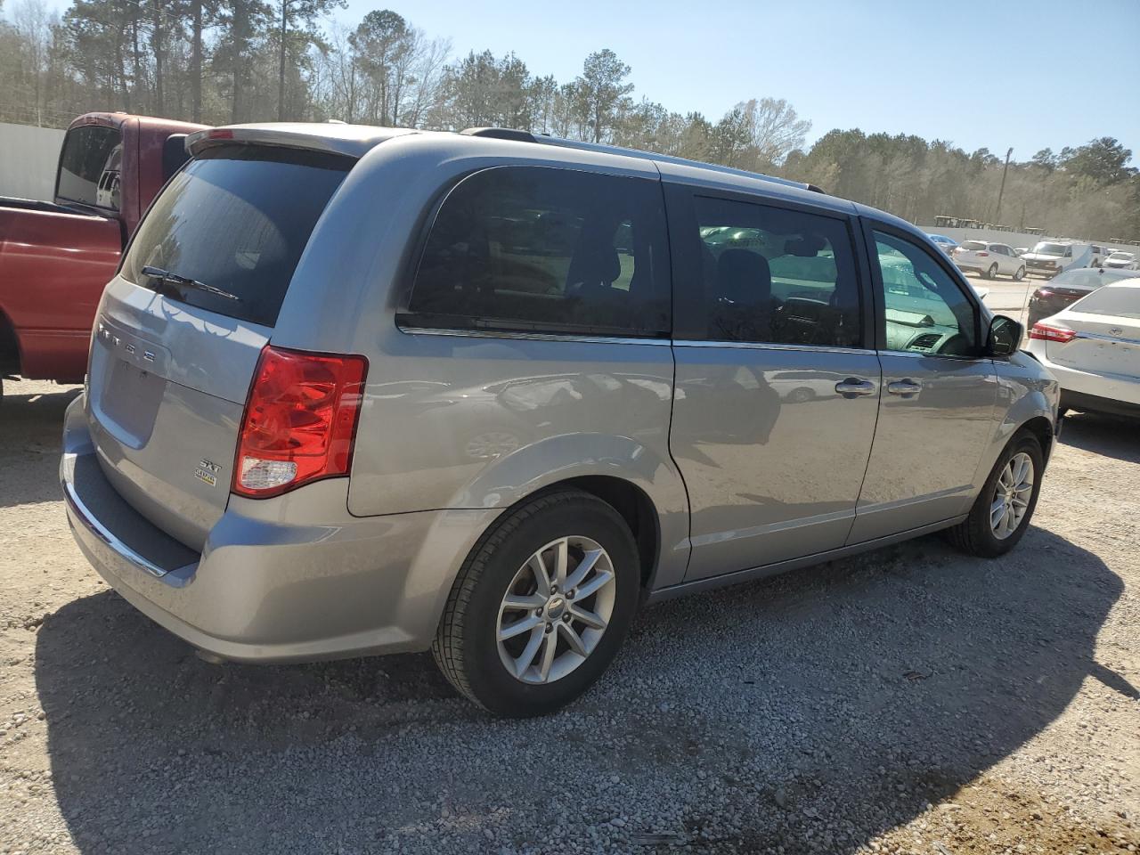 2019 Dodge Caravan - Image 3