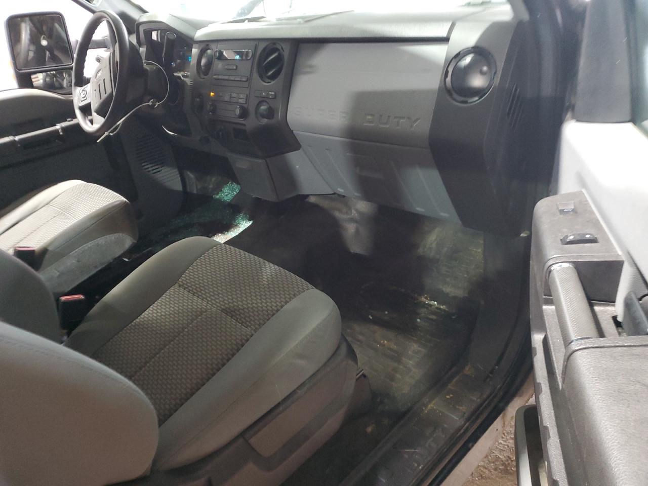 2015 Ford F250 - Image 8