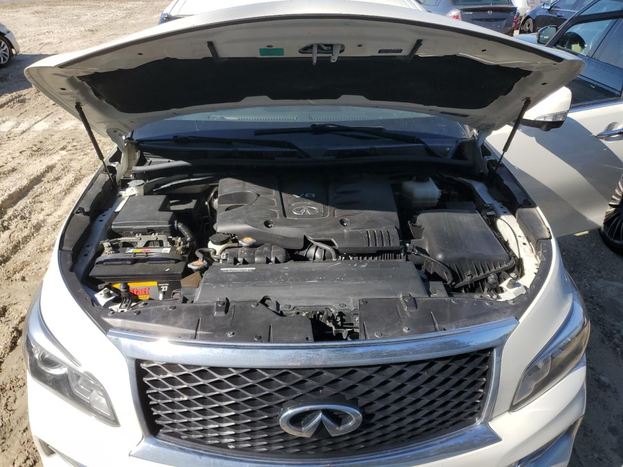 2017 Infiniti QX80 - Image 11