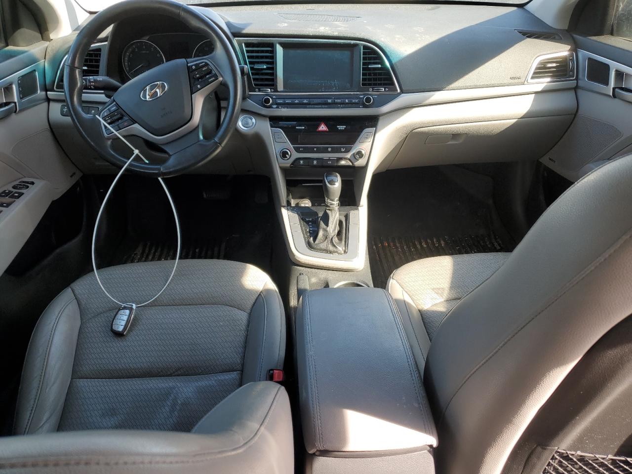 2017 Hyundai Elantra - Image 8