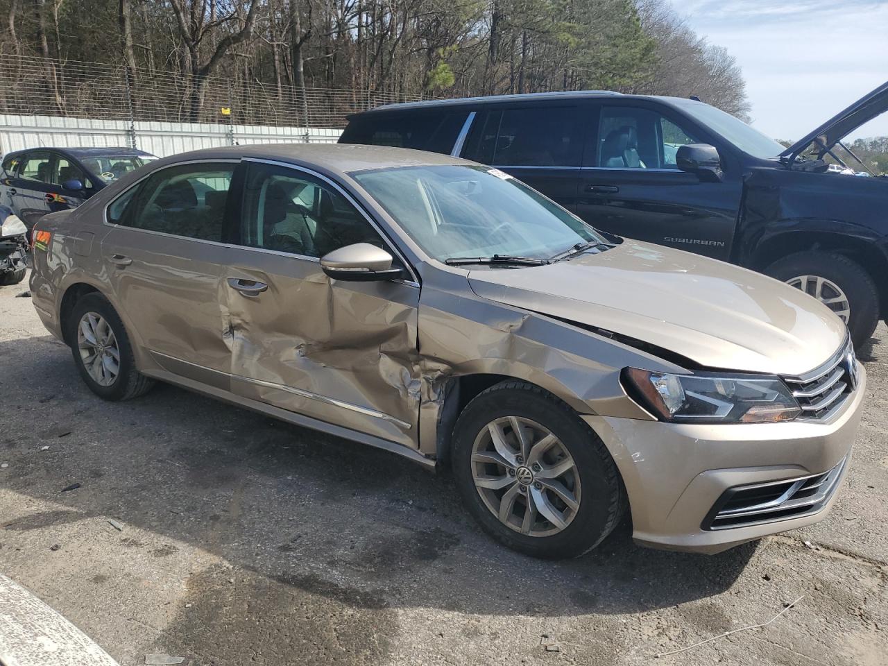 2016 Volkswagen Passat - Image 4