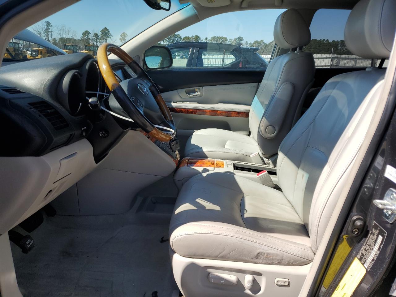 2005 Lexus RX - Image 7
