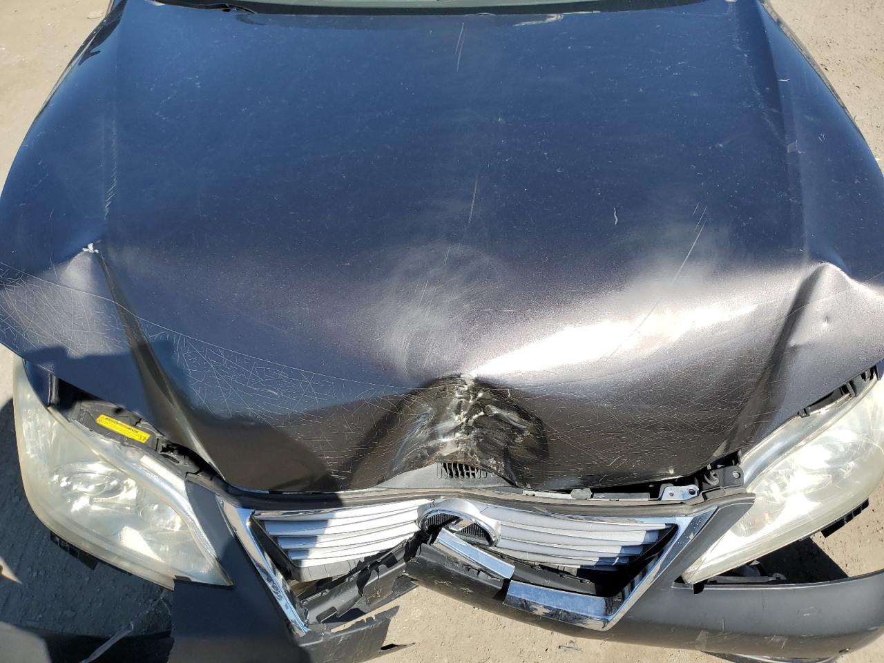 2010 Lexus ES - Image 11