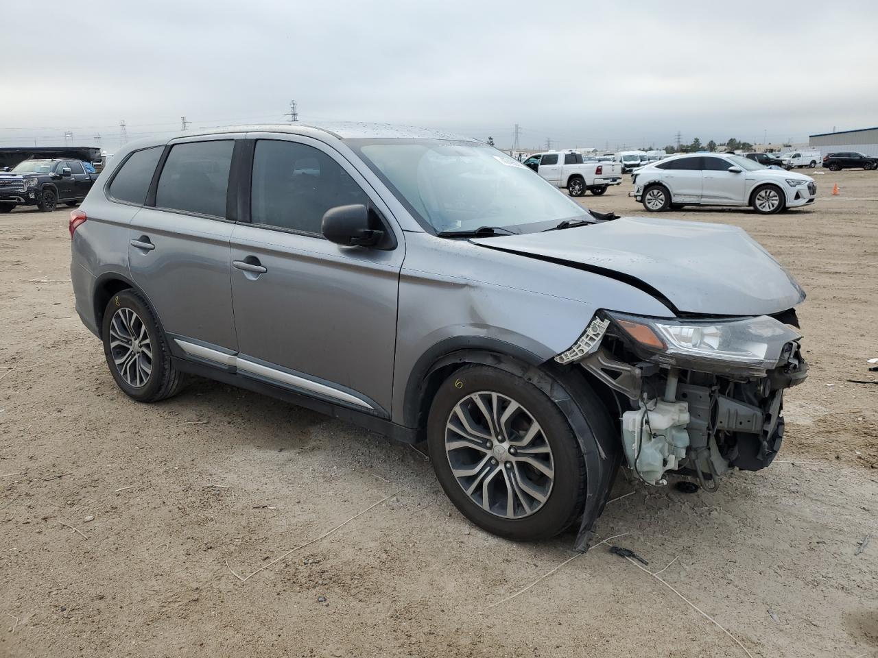 2017 Mitsubishi Outlander - Image 4