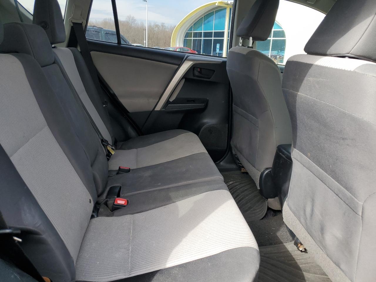 2014 Toyota RAV 4 - Image 11