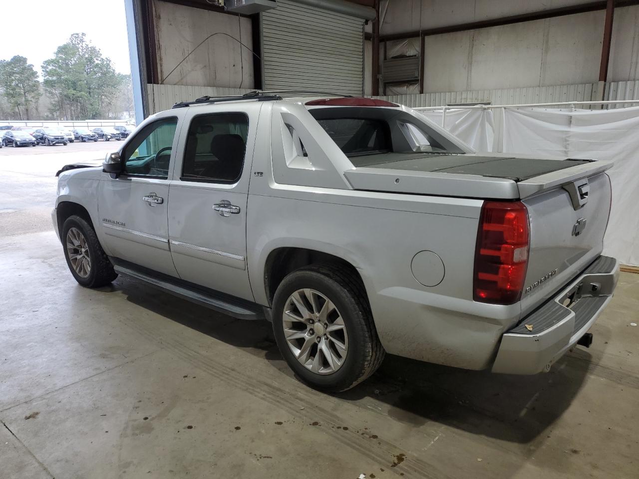 2012 Chevrolet Avalanche - Image 2