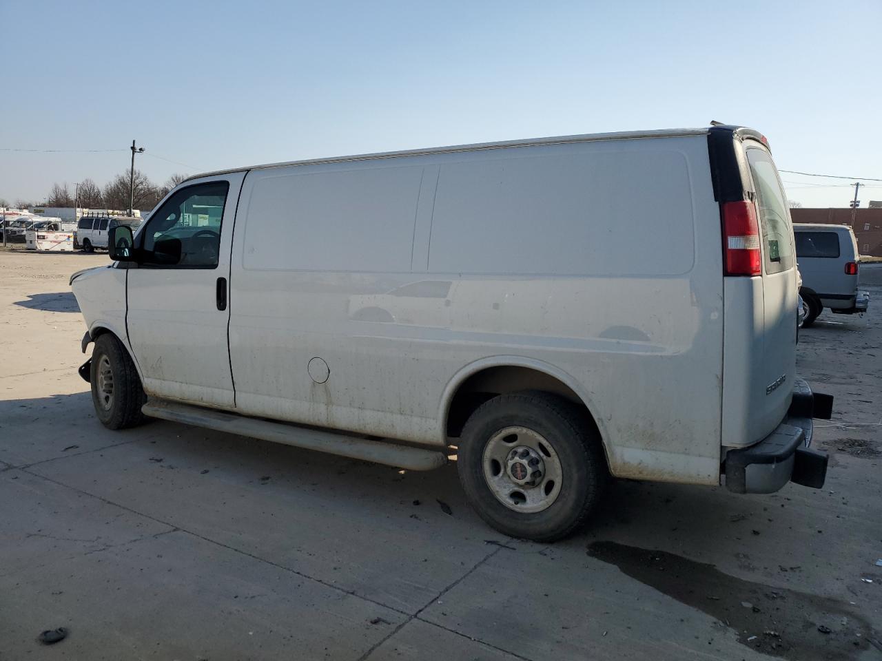 2017 GMC Savana - Image 2