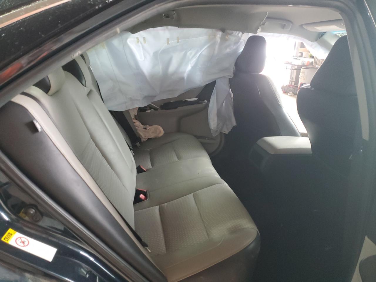 2015 Toyota Camry - Image 10