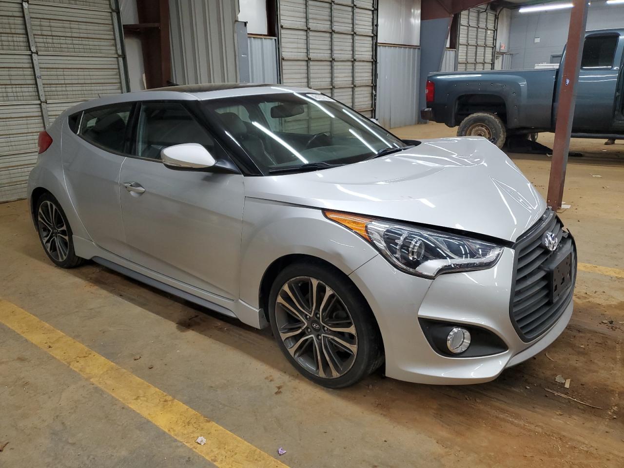2016 Hyundai Veloster - Image 4